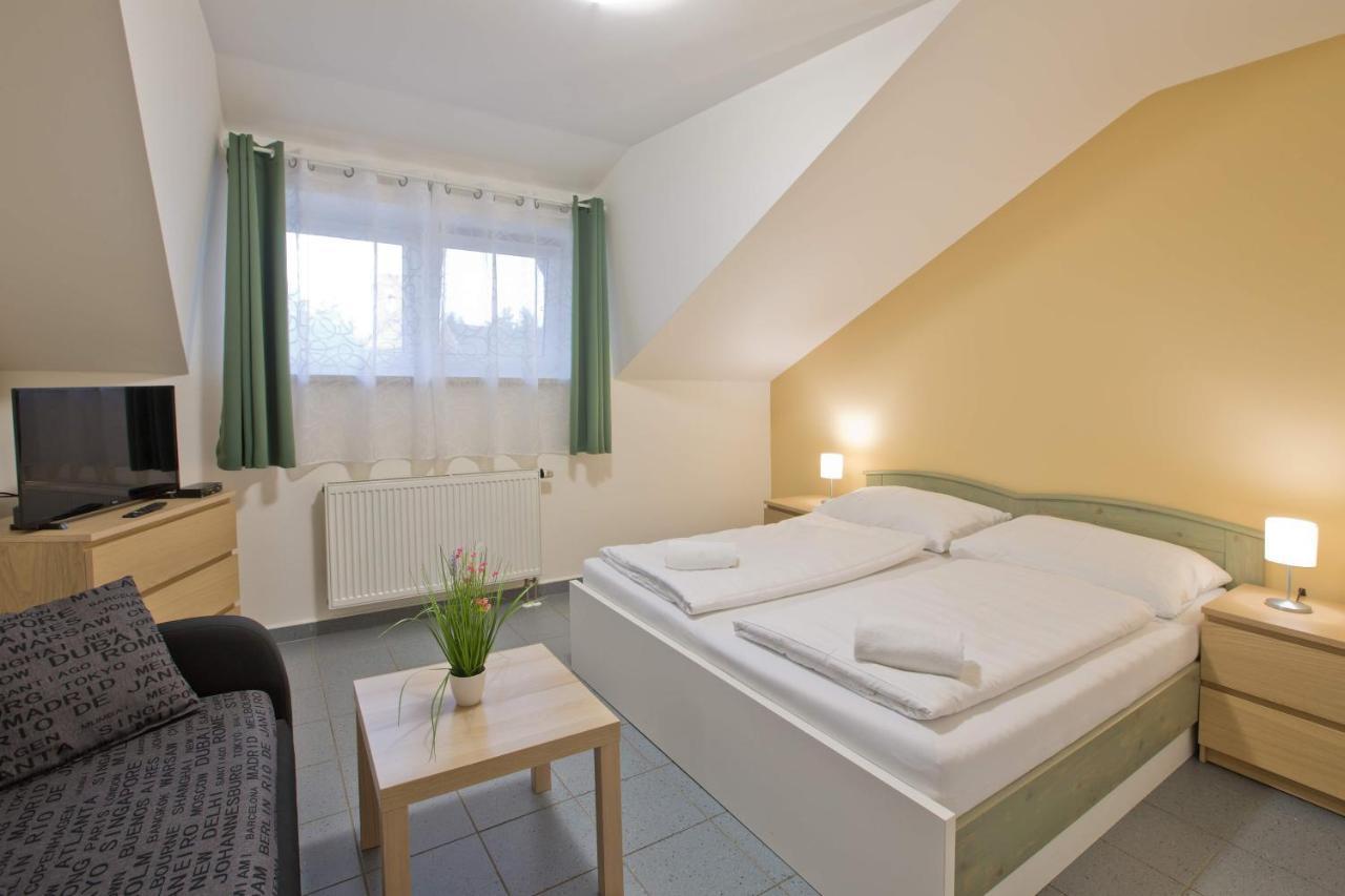 Šindlovská krčma Hotel Ceske Budejovice Exterior foto