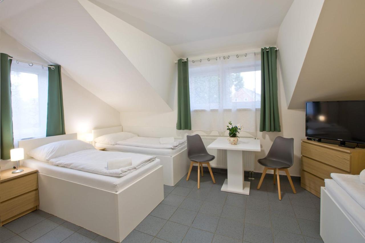 Šindlovská krčma Hotel Ceske Budejovice Exterior foto