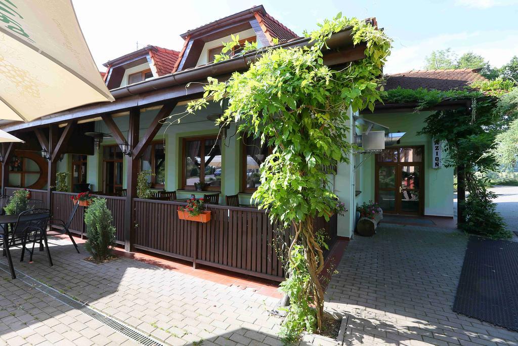 Šindlovská krčma Hotel Ceske Budejovice Exterior foto