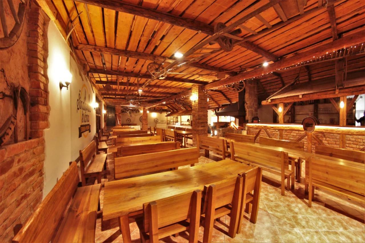 Šindlovská krčma Hotel Ceske Budejovice Exterior foto